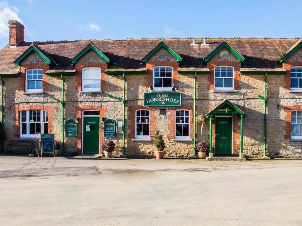 The Three Horseshoes Inn Bridport Buitenkant foto