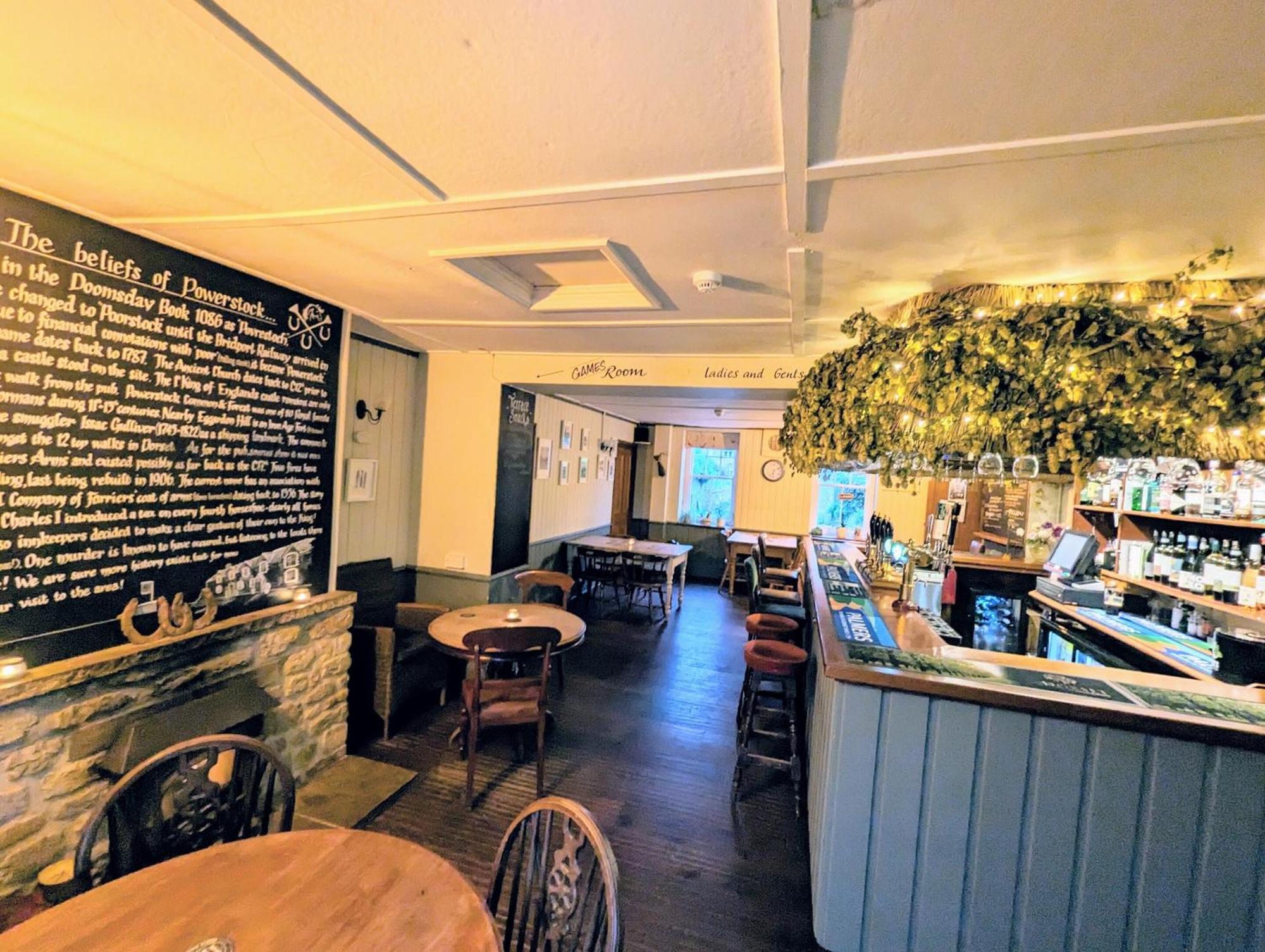 The Three Horseshoes Inn Bridport Buitenkant foto